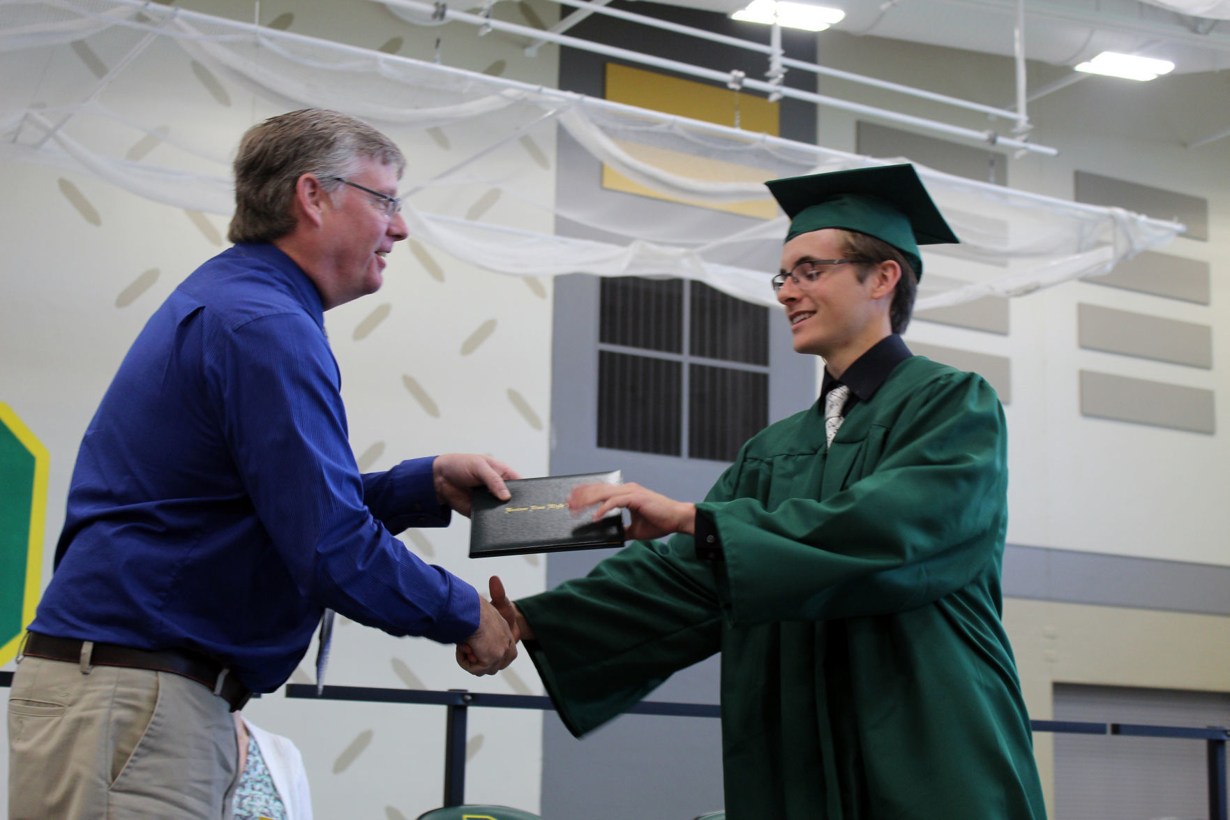 060219-ctzn-news-bd-grad039.jpg